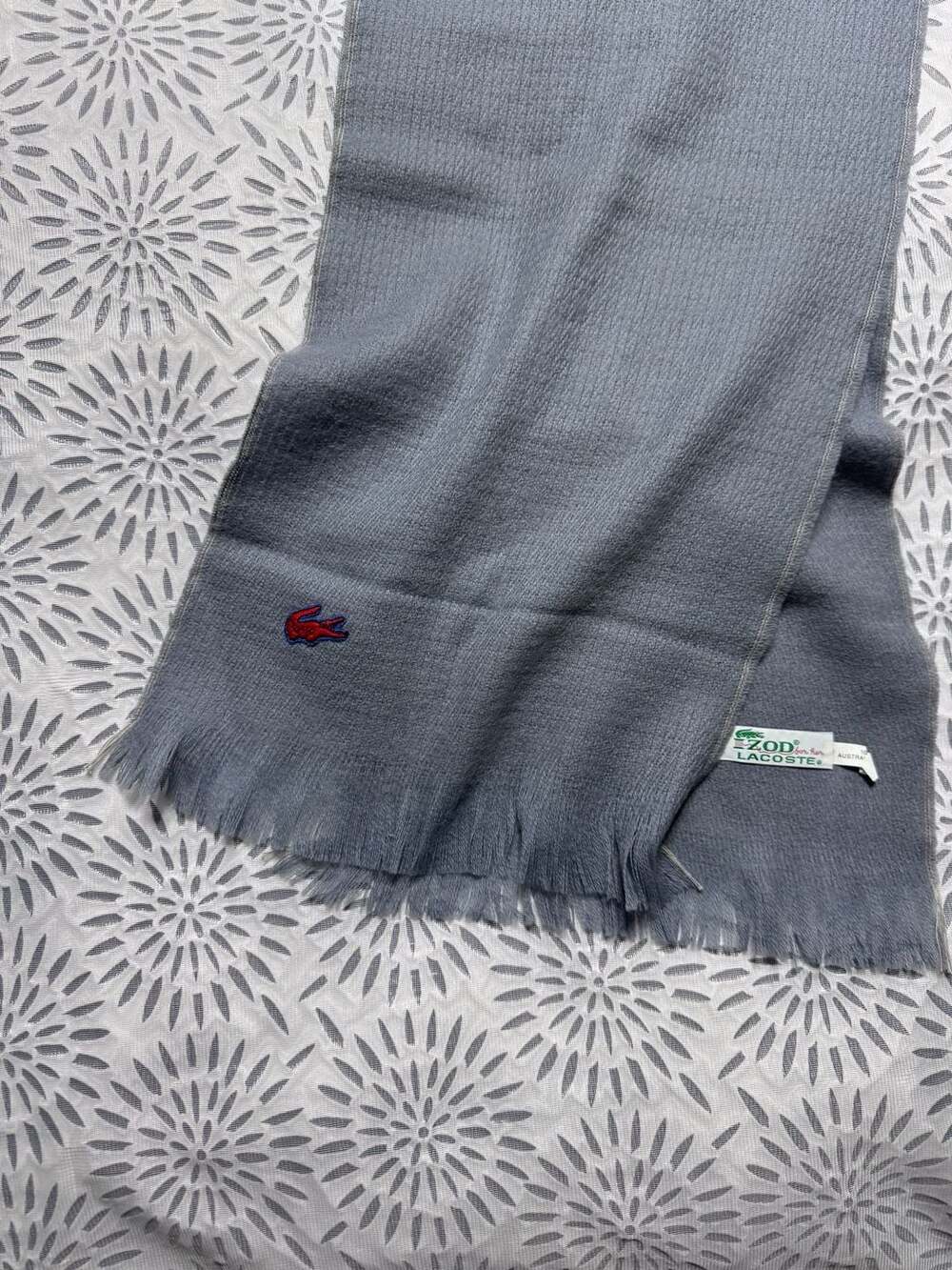 Izod Lacoste Australian Wool Scarf Grey Fringed Crocodile Logo